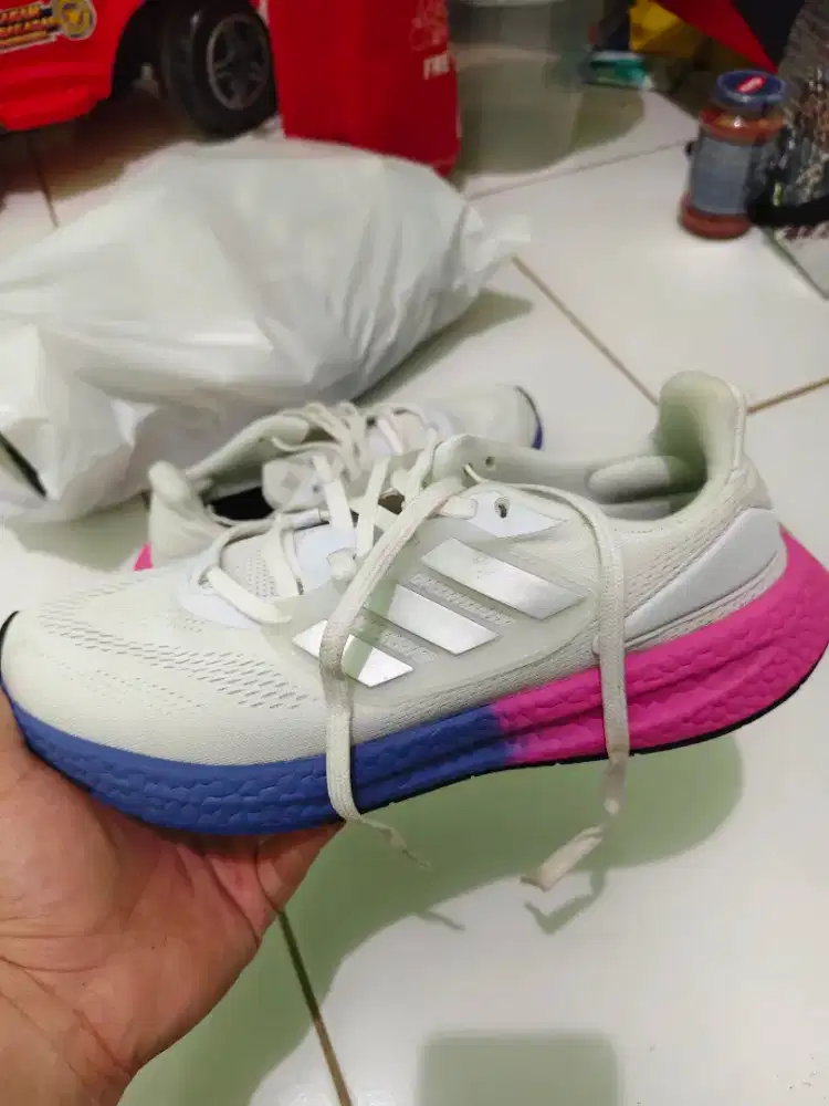 SEPATU ADIDAS RUNNING WARNA PUTIH SIZE 44