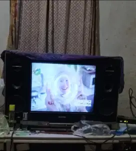 Dijual TV SHARP + STB