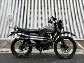 DIJUAL CEPAT KAWASAKI W175 SE 2018 CUSTOM TRACKER-SCRAMBLER