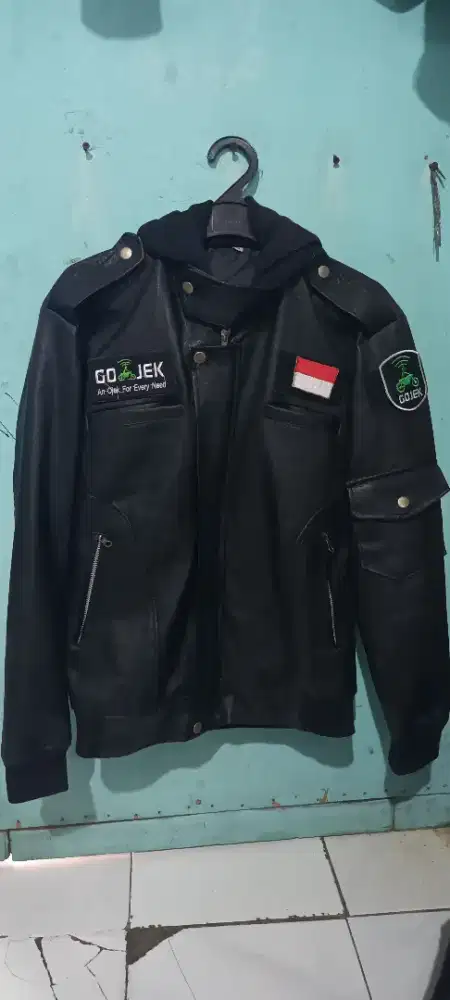 Jaket kulit gojek
