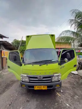 HINO DUTRO 110LD TAHUN 2018 BOX KONTENER 20CBM