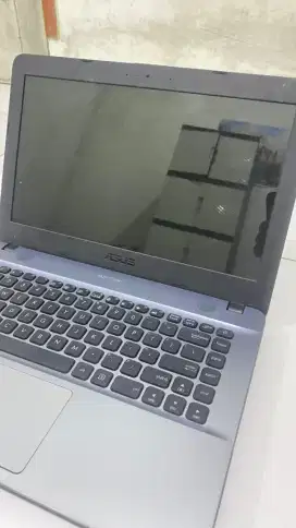 Laptop Asus pemakaian pribadi