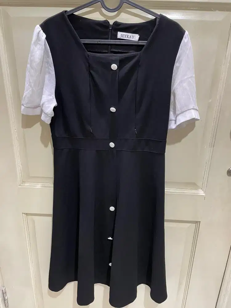 Dress Pesta Wanita