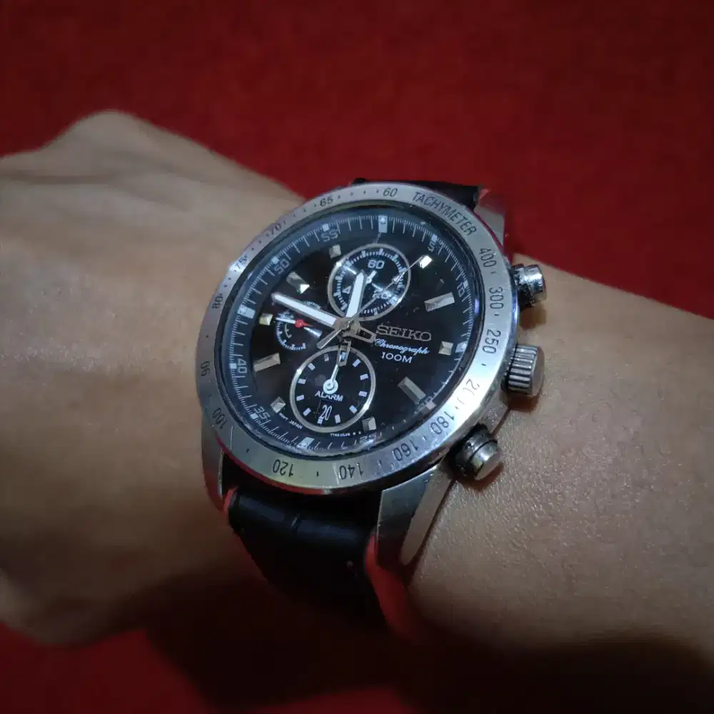 Jam tangan seiko chronograph