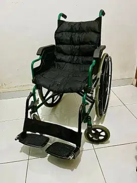 Dijual kursi roda traveling merek krisbow