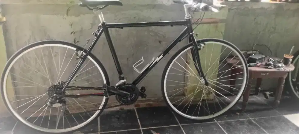 Sepeda hybrid jadul ban 700c