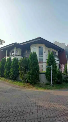 Rumah 2 Lantai Hook Bonus Perabotan siap Huni di Villa Centra Raya, Sby Barat