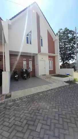 rumah 2 lantai karangploso