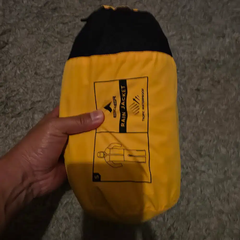 Eiger NIMBUS RAINSUIT

Warna Kuning - Ukuran S
