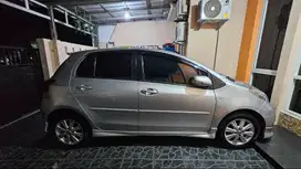 TOYOTA YARIS BAKPAO S LIMITED th 2010 AT