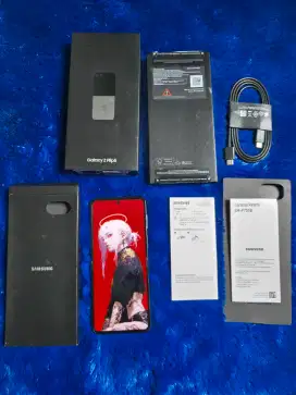 Samsung Galaxy Z Flip 5 Graphite 8 256gb SEIN Fullset Like new Mulus