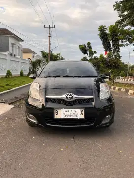 Toyota yaris E 2011 matic