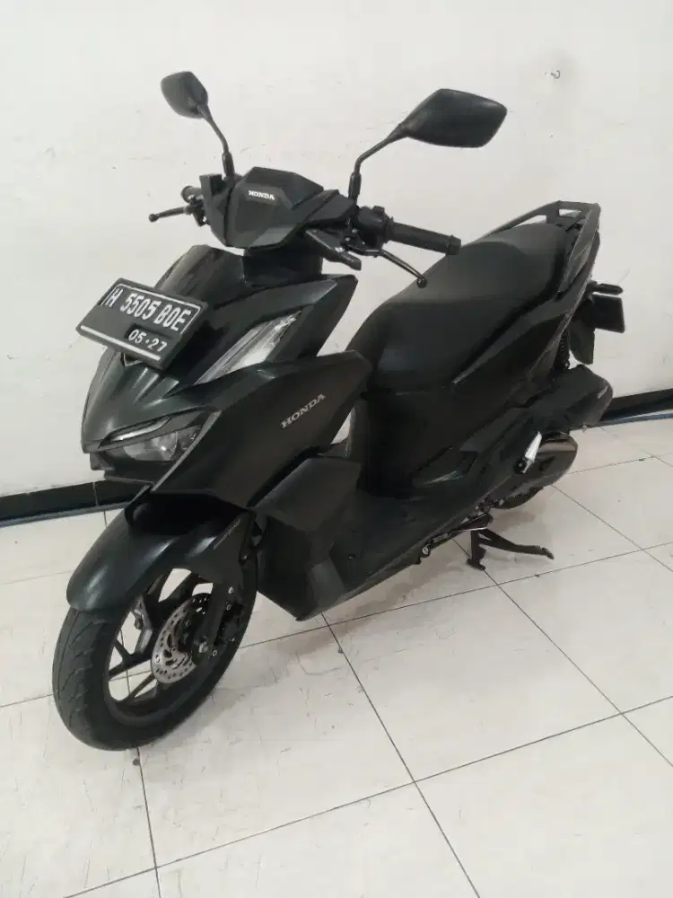 Vario 160 2022 Hitam