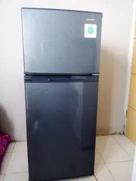 Kulkas 2 pintu sharp