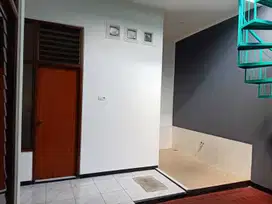Disewakan rumah tengah kota simolangit