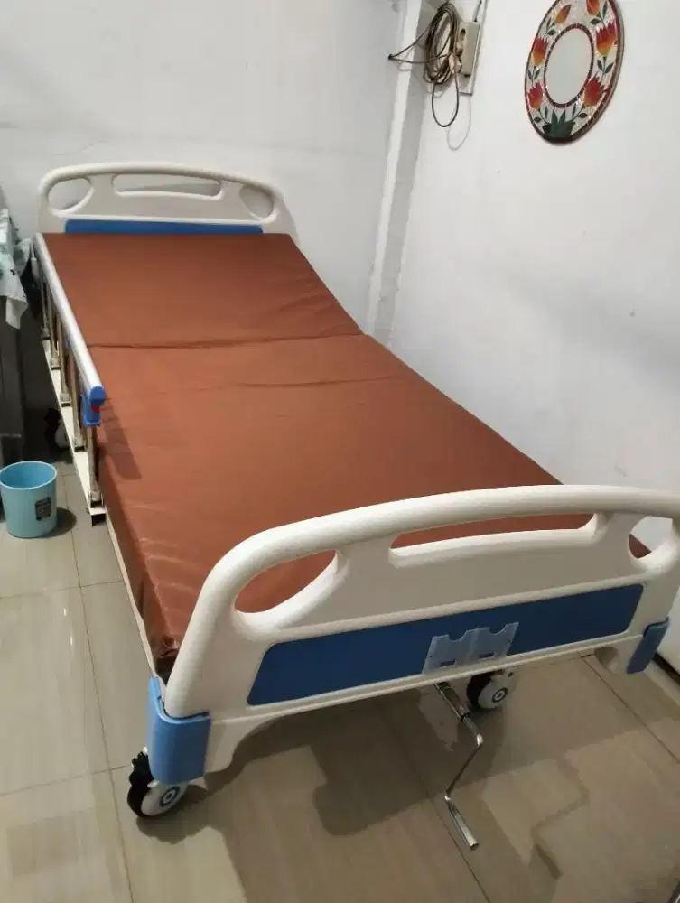 Jual ranjang pasien 1 engkol masih mulus