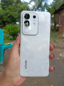 Dijual cepat vivo Y29 8/128gb. Garansi 7 bulan lagi full sett ori .