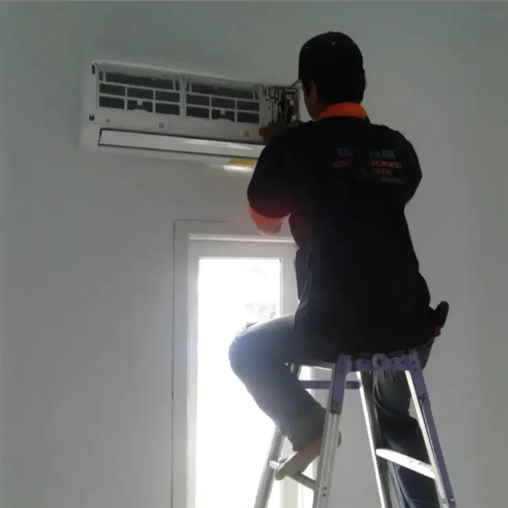Service AC dan bongkar pasang AC