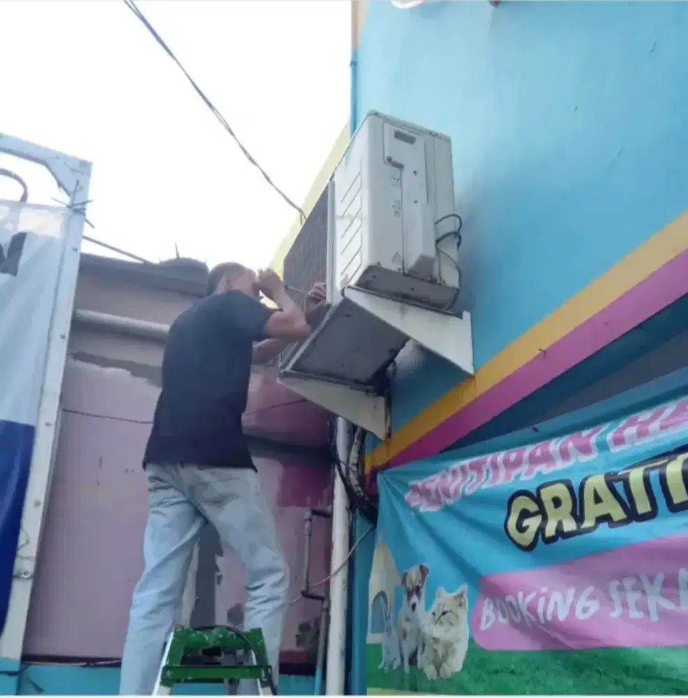 Service AC dan bongkar pasang AC
