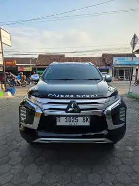 Pajero sport dakar 4x2 tahun 2024