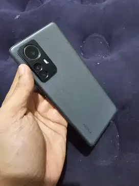 Xiaomi mi12 pro 5G 12/256 HP AJA mulus normal.minus garis ky difoto