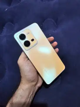 Vivo V25e gold 8/256 hp,dosbok aj mulus normal bs tt