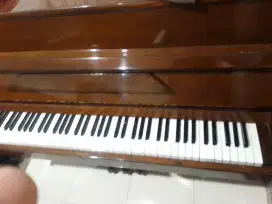 Piano up right HsingHai