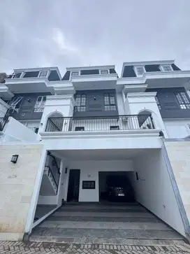 Rumah Pejaten Barat,Private Pool dan Lift