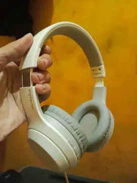 Headphone Lenovo Thinkplus TH10 Warna Putih (Koneksi kabel)