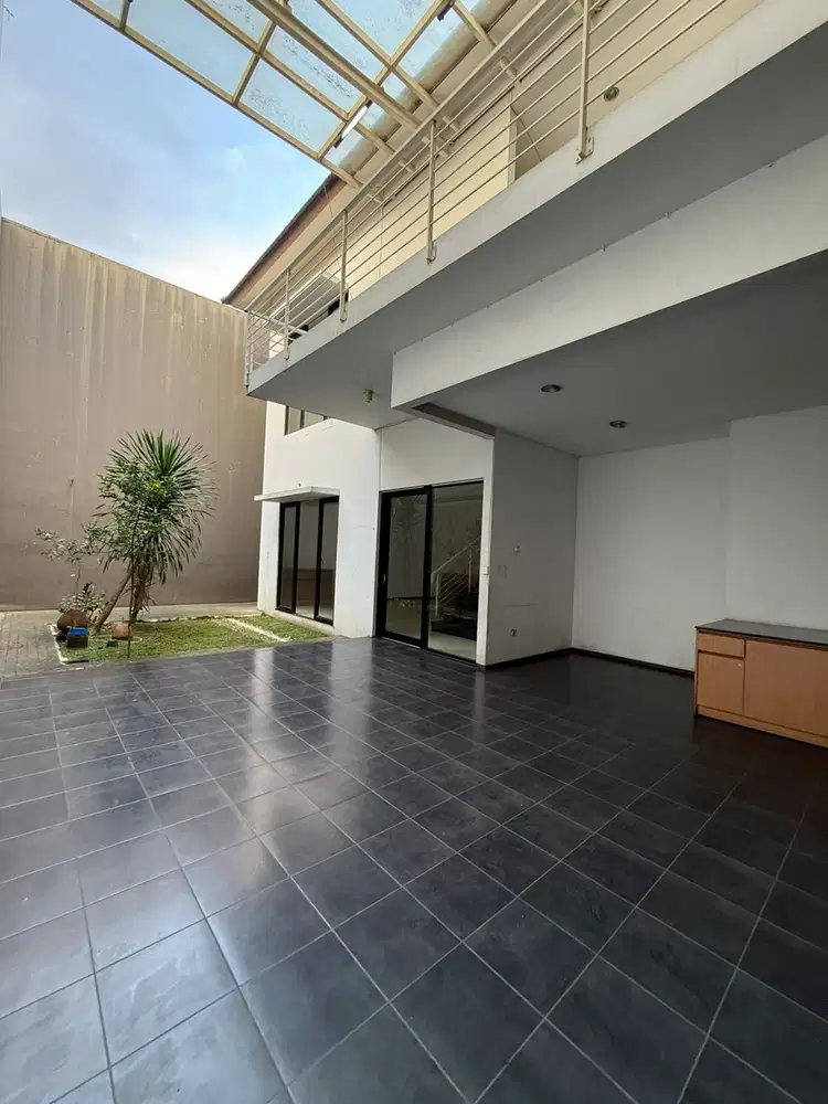 Rumah Minimalis Modern dalam Cluster Eksklusif di Singgasana Pradana