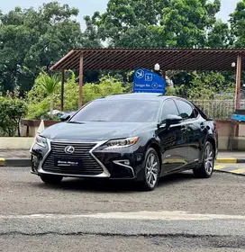 Lexus ES300h Ultra Luxury 2018 / Odo 39rbu Kilometer