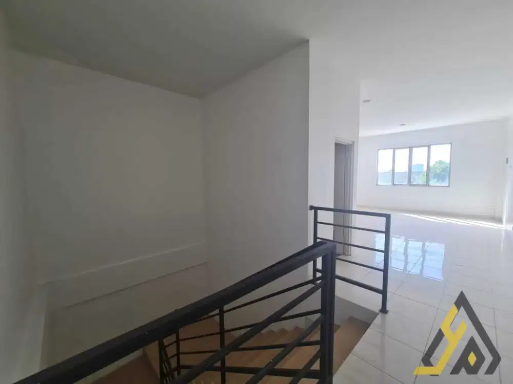 Dijual bangunan komersil lokasi jajar laweyan luas 72m BU!