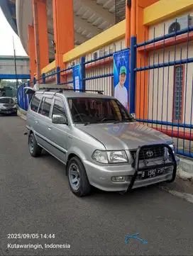 Kijang LGX AT 2000 Bensin