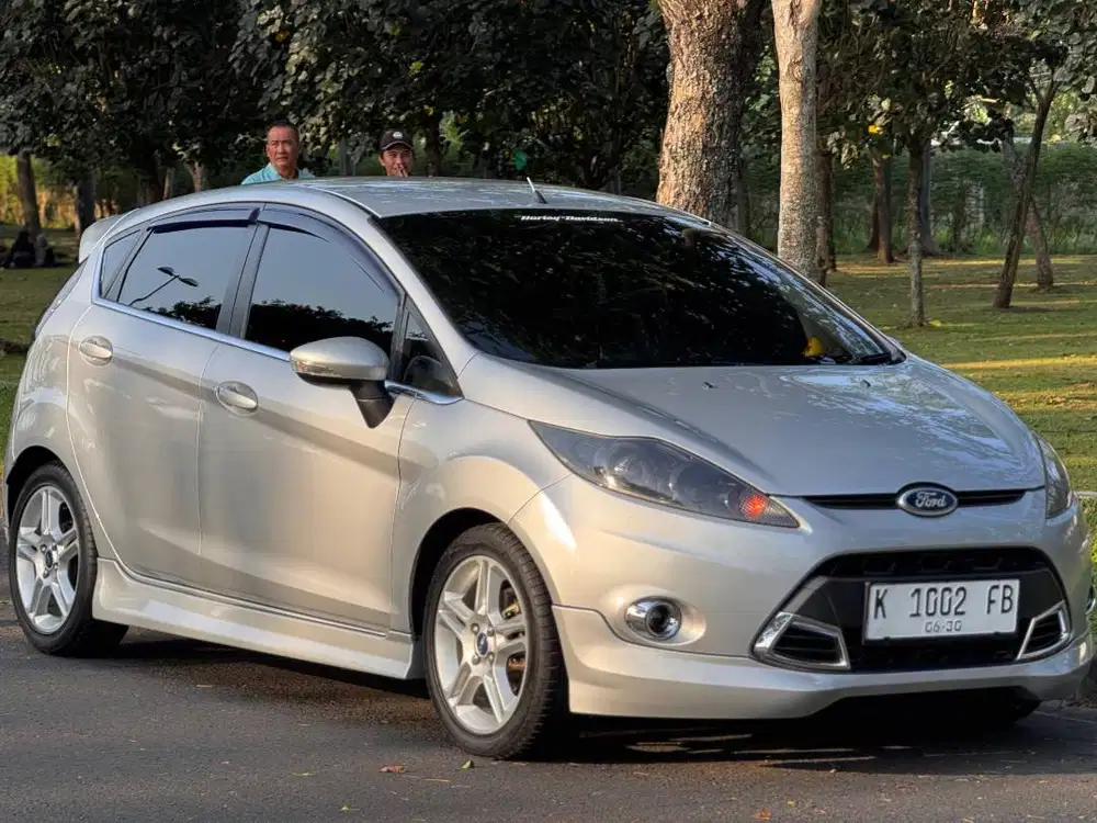 JUAL SANTAI FORD FIESTA LIMITED EDITION 1.6 S MATIC TYPE TERTINGGI