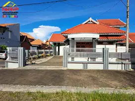 Dijual Rumah Megah dengan Posisi Hook di Belakang Samsat Banyuwangi