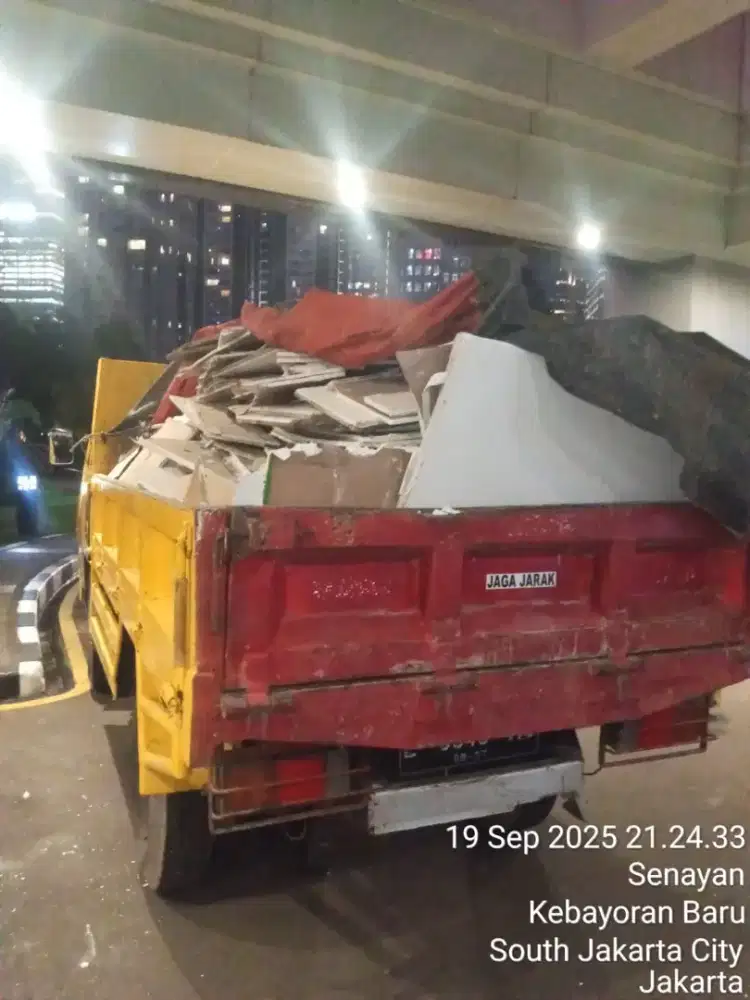 Jasa buang puing bangunan