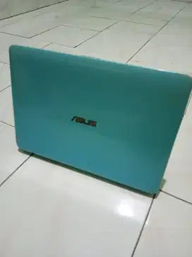 Laptop Asus X441 core i5, Windows 10, Kapasitas 4/1TB