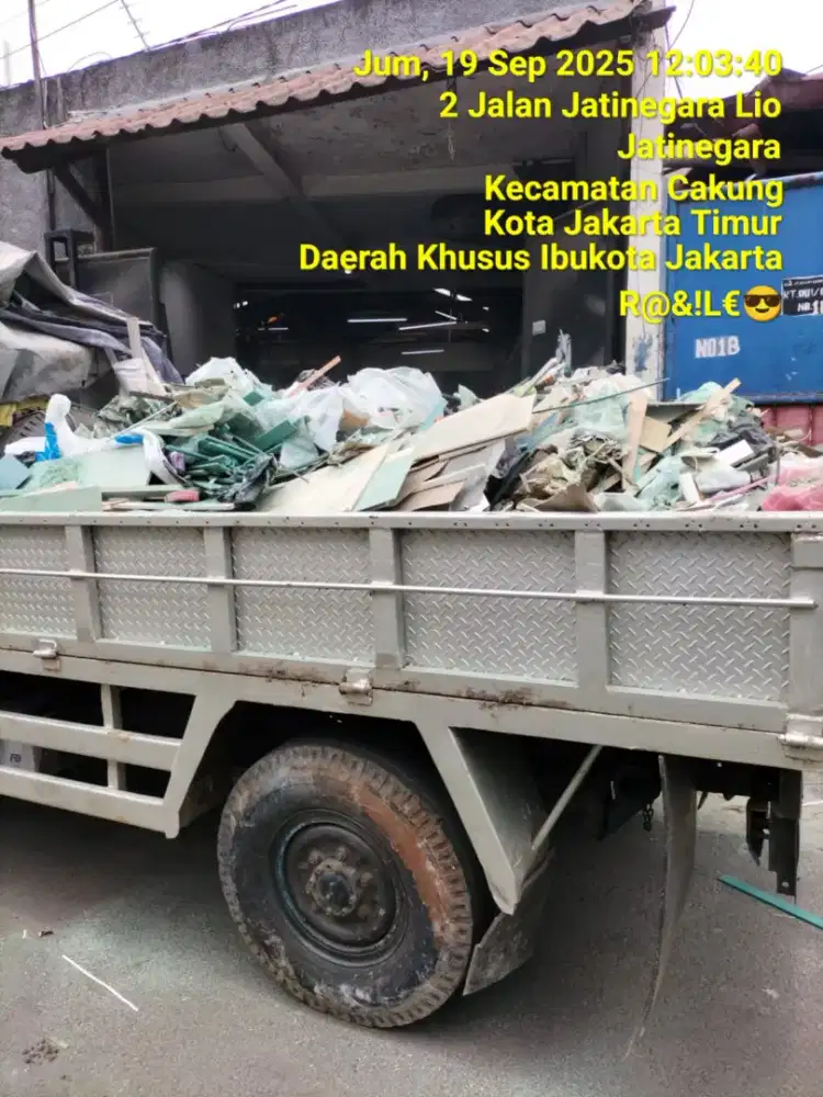 Jasa buang sampah dan angkut puing