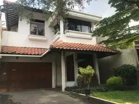 Rumah Luas Asri Nyaman di Cipedes Sukajadi