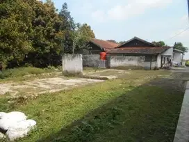 Tanah Luas dan Rumah Jl. Kolonel Masturi Jambudipa Cisarua