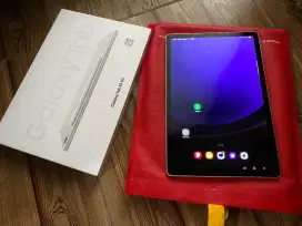 Samsung Galaxy Tab S9 5G + Free keyboard Samsung