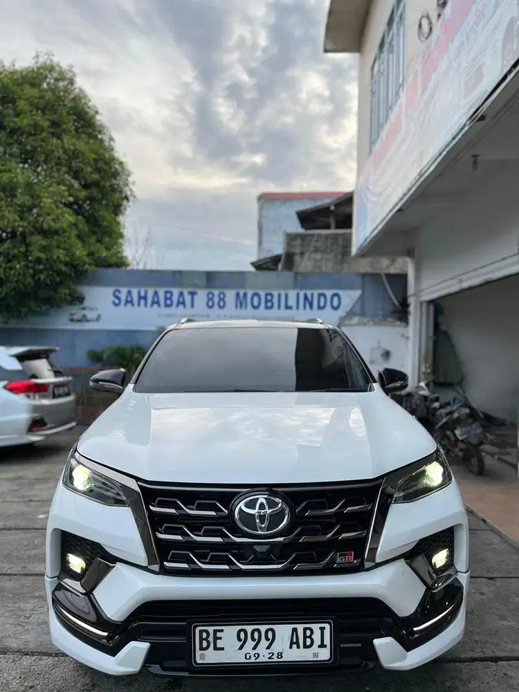 Toyota Fortuner GR Sport 2,8 Cc Th 2023 Istimewa