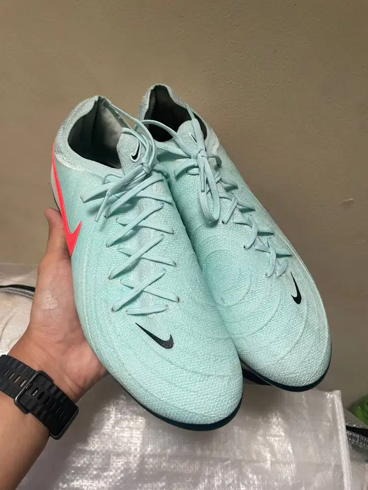 Sepatu Bola - Nike Phantom GX2 Pro Artificial-Grass (AG) size 44.5