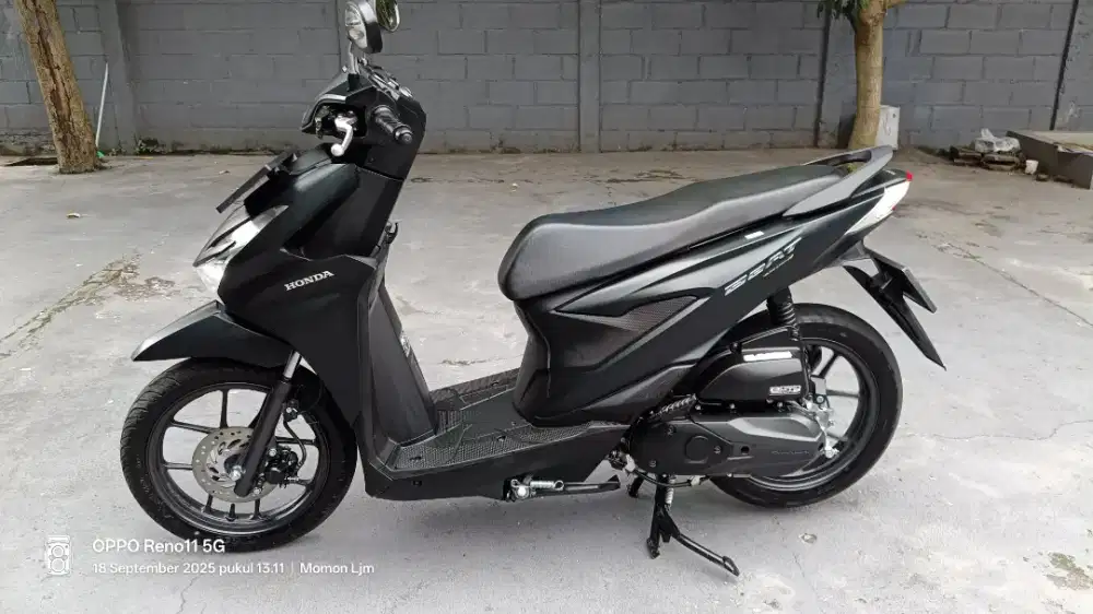 Honda New Beat Deluxe SmartKey 2024