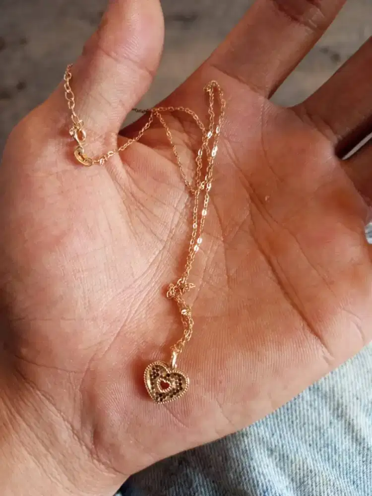 Menerima jual emas