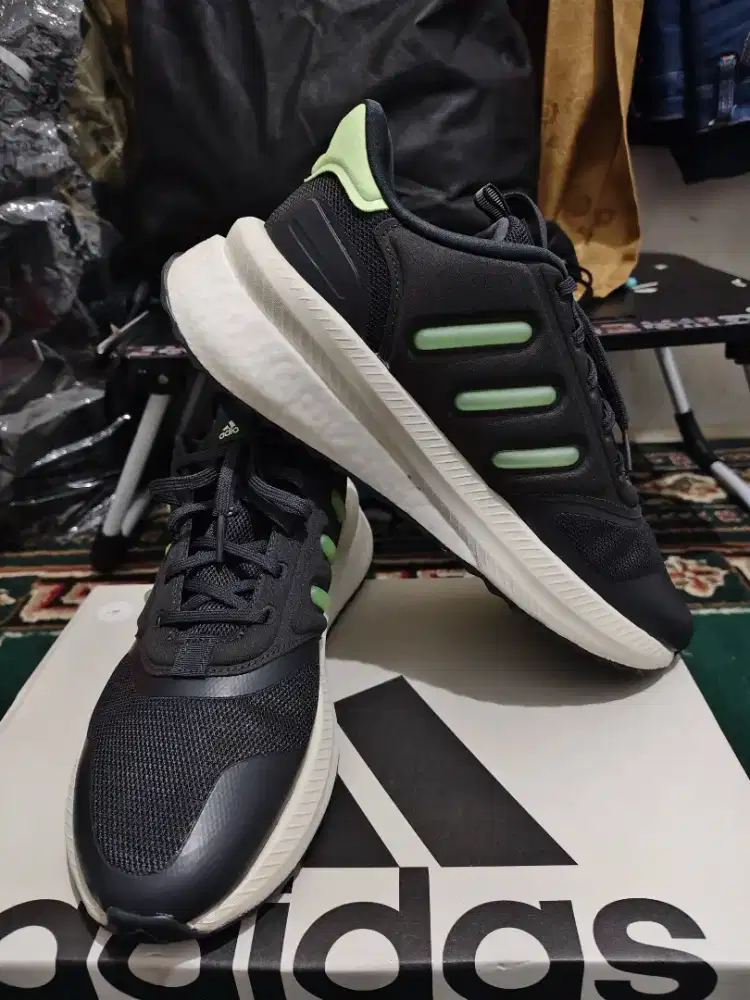 Sepatu Adidas size 44 28cm