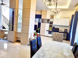 Rumah Luas 2 Lantai Sangat Bagus Dijual Murah Strategis di BSD