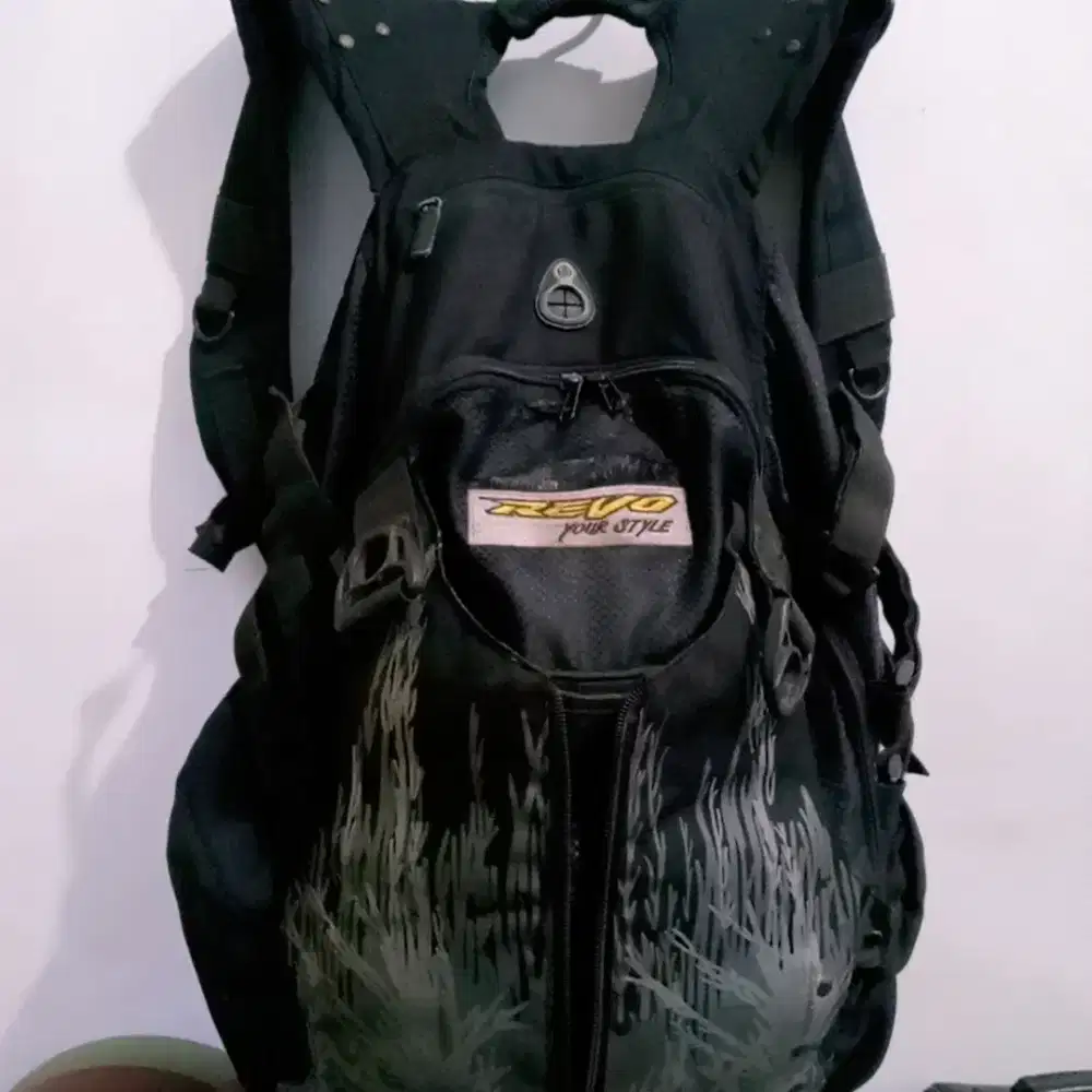 Tas Ransel Black Revo