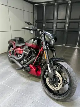 Rare Harley Davidson Softail Breakout Pro Street CVO 2017 Like New