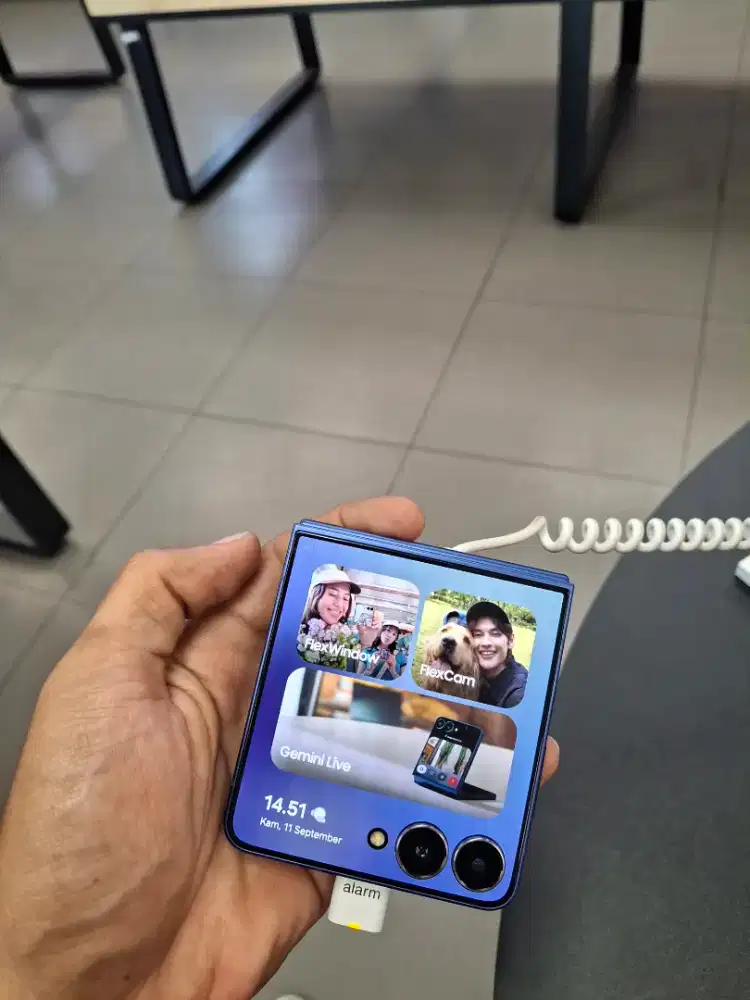 SAMSUNG Z FLIP7 5G (BONUS BUDS FE + ZPREMIERE 2 TAHUN & GOOGLE Ai PRO)